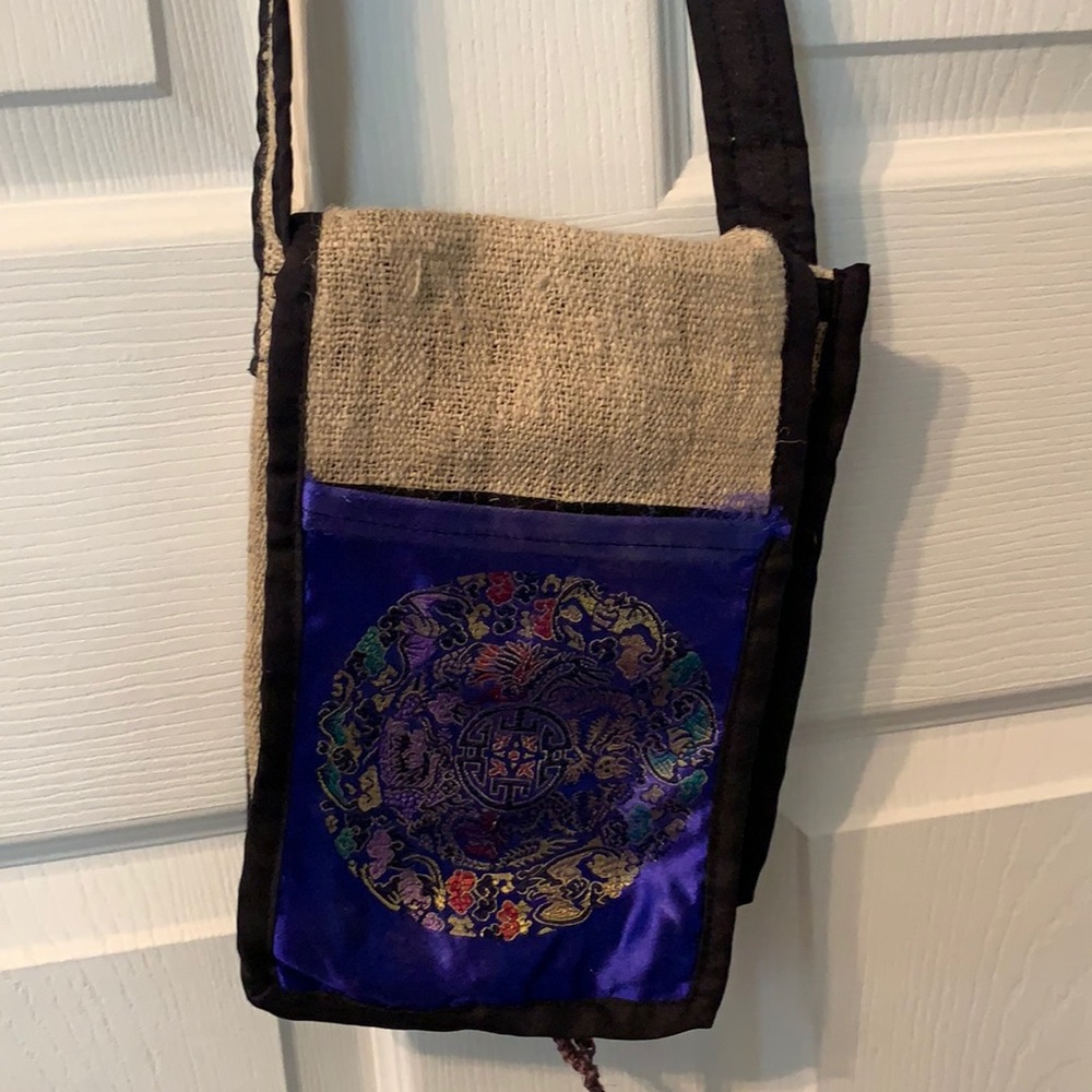 Hemp purse with Chinese design